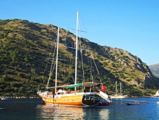 Farout 81 moored at St Nicholas Island